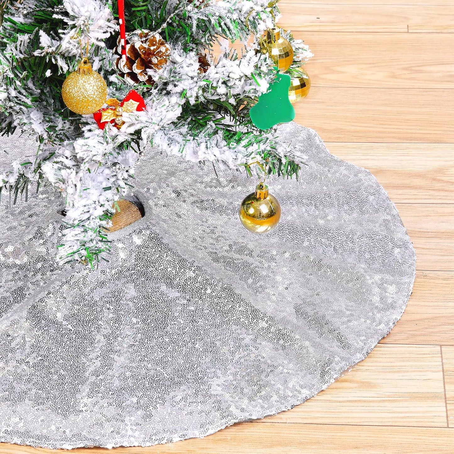 Small Christmas Tree Skirt 24 Inch Silver Tree Skirt Sequin Tree Skirt for Silver Christmas Decorations