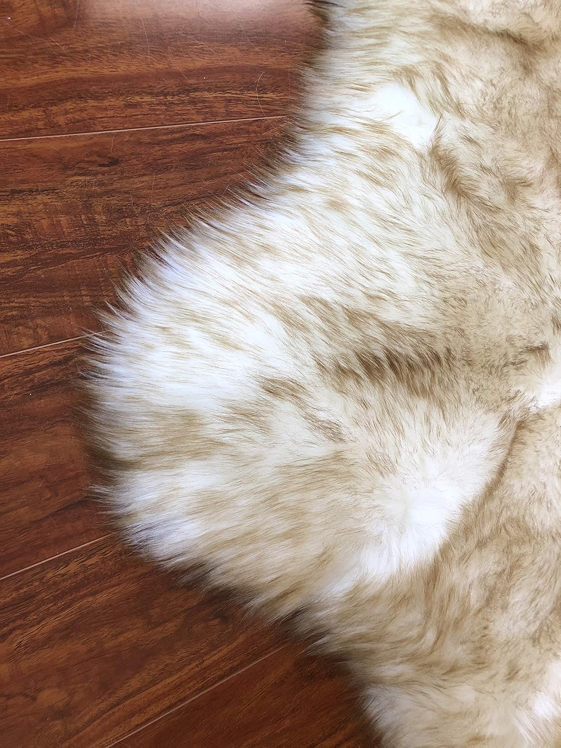 LAMBZY Faux Sheepskin Hypoallergenic Free Shape Silky Shag Rug, Luxury Shaggy Silky Plush Carpet for Bedrooms Rugs Living Rooms Sofa Floor Rugs (Octo 8 Pelts 6'x8', White/Brown Tips)