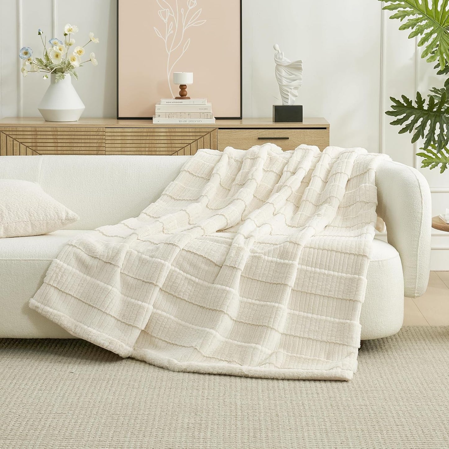 Amélie Home Luxury Striped Faux Fur Throw Blanket for Couch, Embossed Split Fur Cozy Fuzzy Fluffy Luxurious Soft Plush Sofa Chair Bed Gift Blankets for Women Men Wife Friend, 55"x70", Ivory