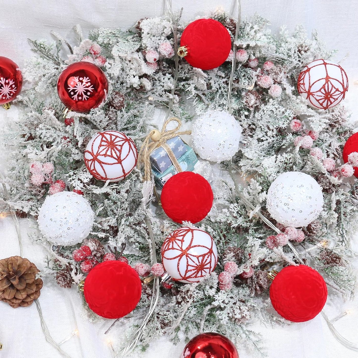 2.36In Velvet Christmas Ball Ornaments, 25PCS Red/White Flocked Christmas Tree Hanging Decorations, for Home Holiday Wedding Indoor Xmas Party Decor.