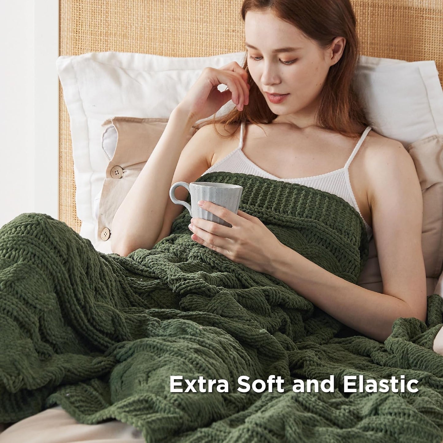 Bedsure Cable Knit Throw Blanket for Couch Bed - Breathable Chenille Chunky Knit Throw Blanket for Decorative Gift, GentleSoft Cozy and Warm for Winter and All Seasons, Green, 50x60 Inches