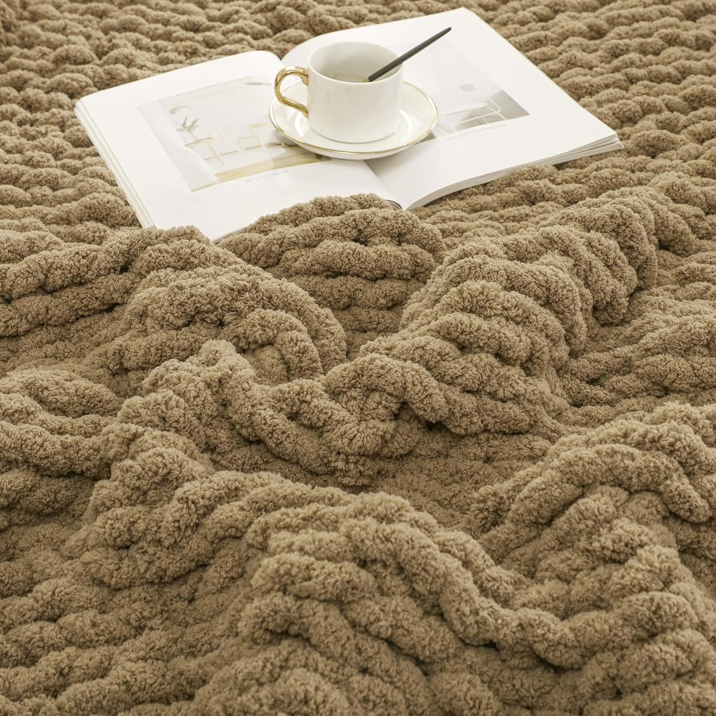 WESHIONGOO Chunky Knit Blanket Throw 40"×40" Knitted Throw Blankets for Couch Bed Fluffy Soft Blanket with Jumbo Chenille Yarn Thick 100% Handmade (Brown)