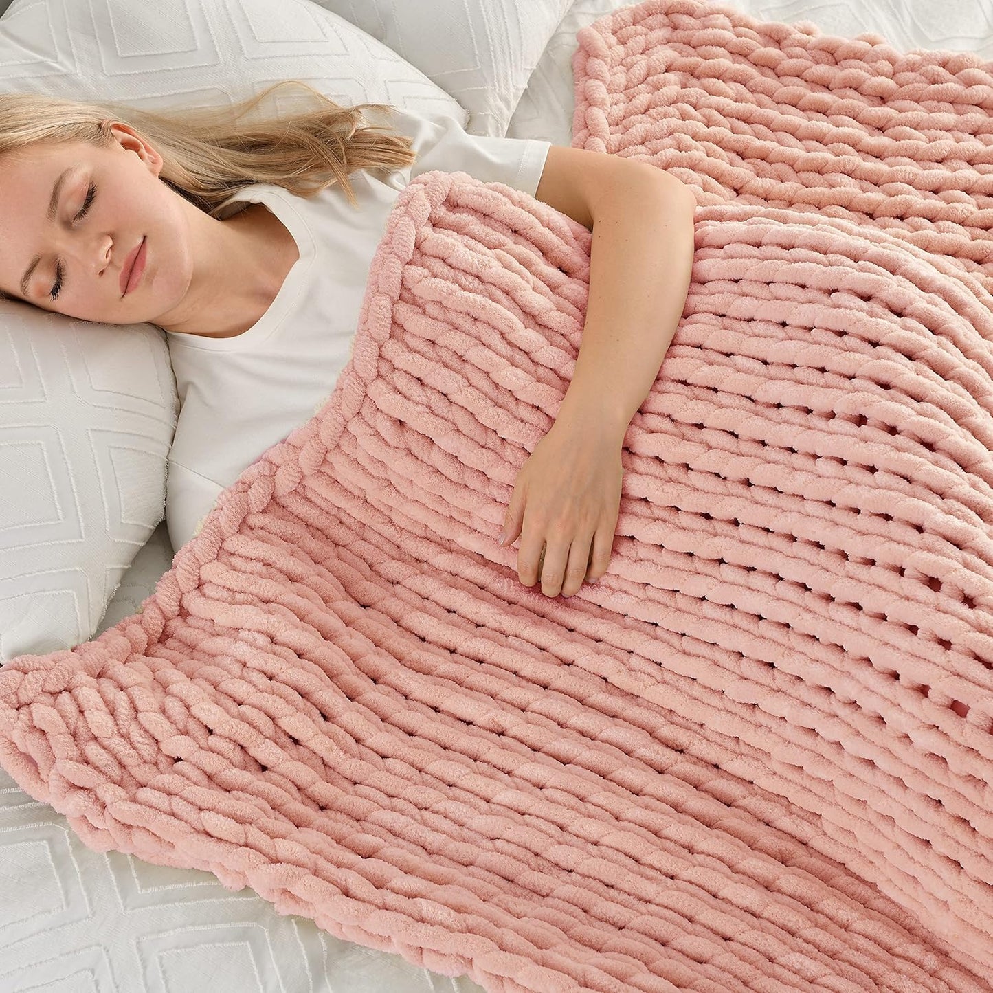 Maetoow Tighter Version Chenille Chunky Knit Blanket Throw 40×50 Inch, Handmade Warm & Cozy Blanket Couch, Bed, Home Decor, Soft Fleece Banket, Boho Thick Blankets and Giant Yarn Throws，Rose Pink
