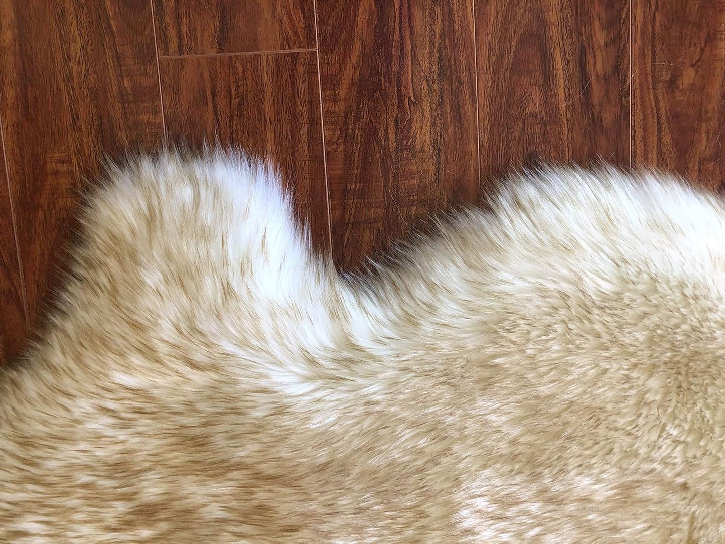 LAMBZY Faux Sheepskin Hypoallergenic Free Shape Silky Shag Rug, Luxury Shaggy Silky Plush Carpet for Bedrooms Rugs Living Room Sofa Floor (Decto 10 Pelts 6'x10', 180x300cm White/Brown Tips)
