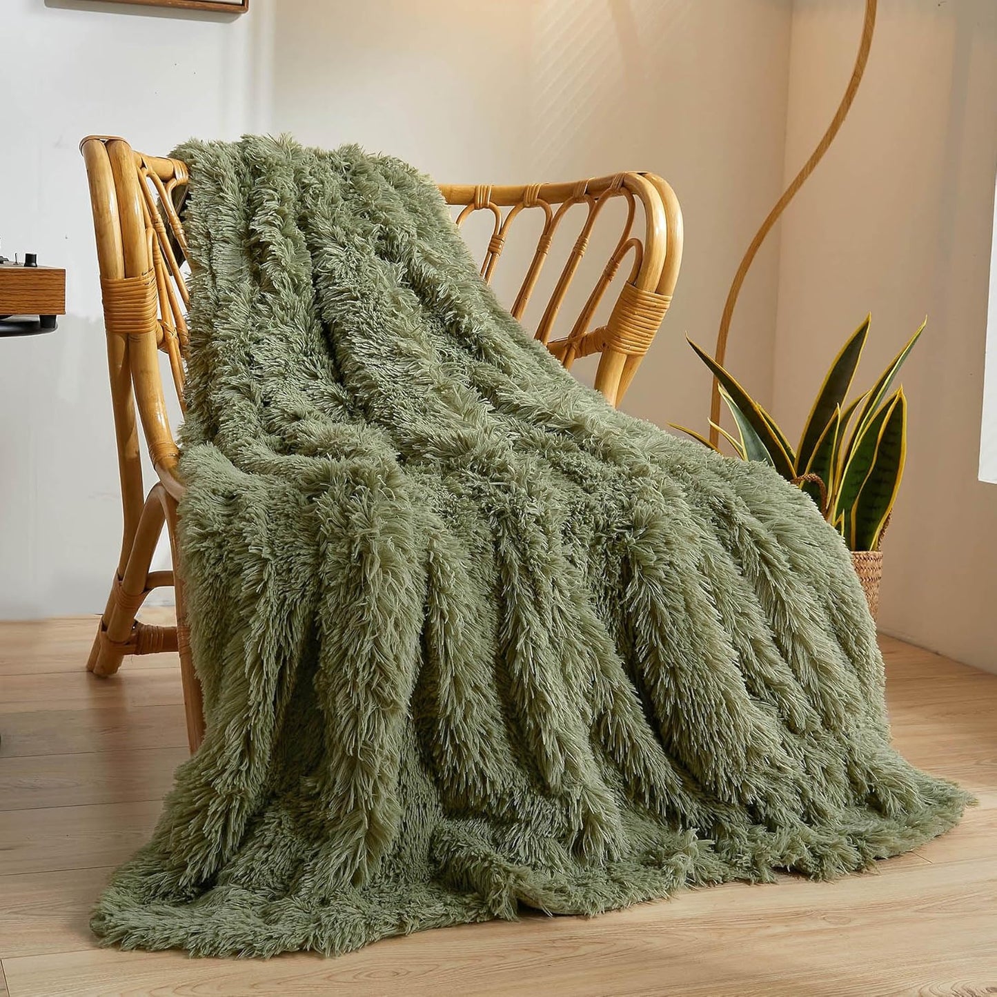 XeGe Luxury Faux Fur Blanket, Sage Green Soft Big Fluffy Throw, Shaggy Plush Decorative Couch Throw, Cute Furry Fuzzy Blanket for Bed Bedroom Living Room Sage Green, 60x90